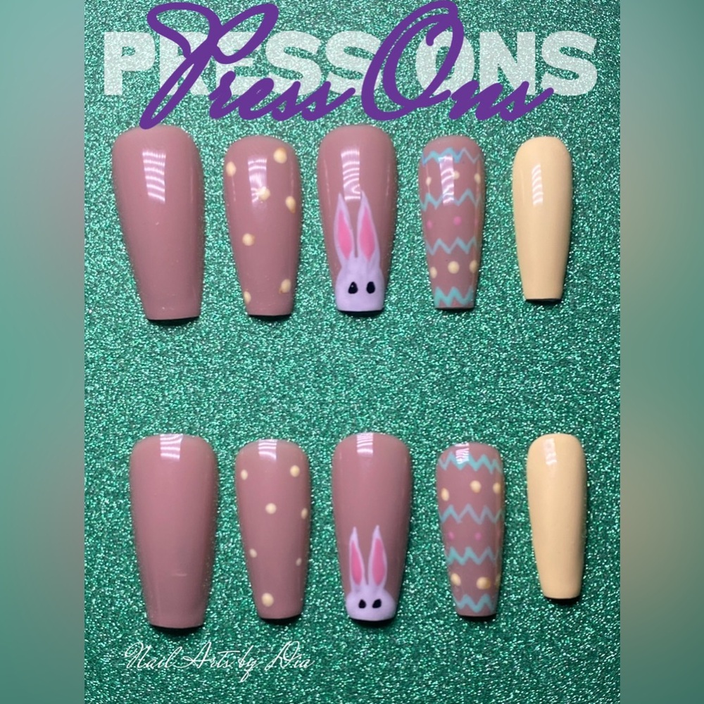 Easter Bunny Press-On Nails in Mauve & Pastel Yellow